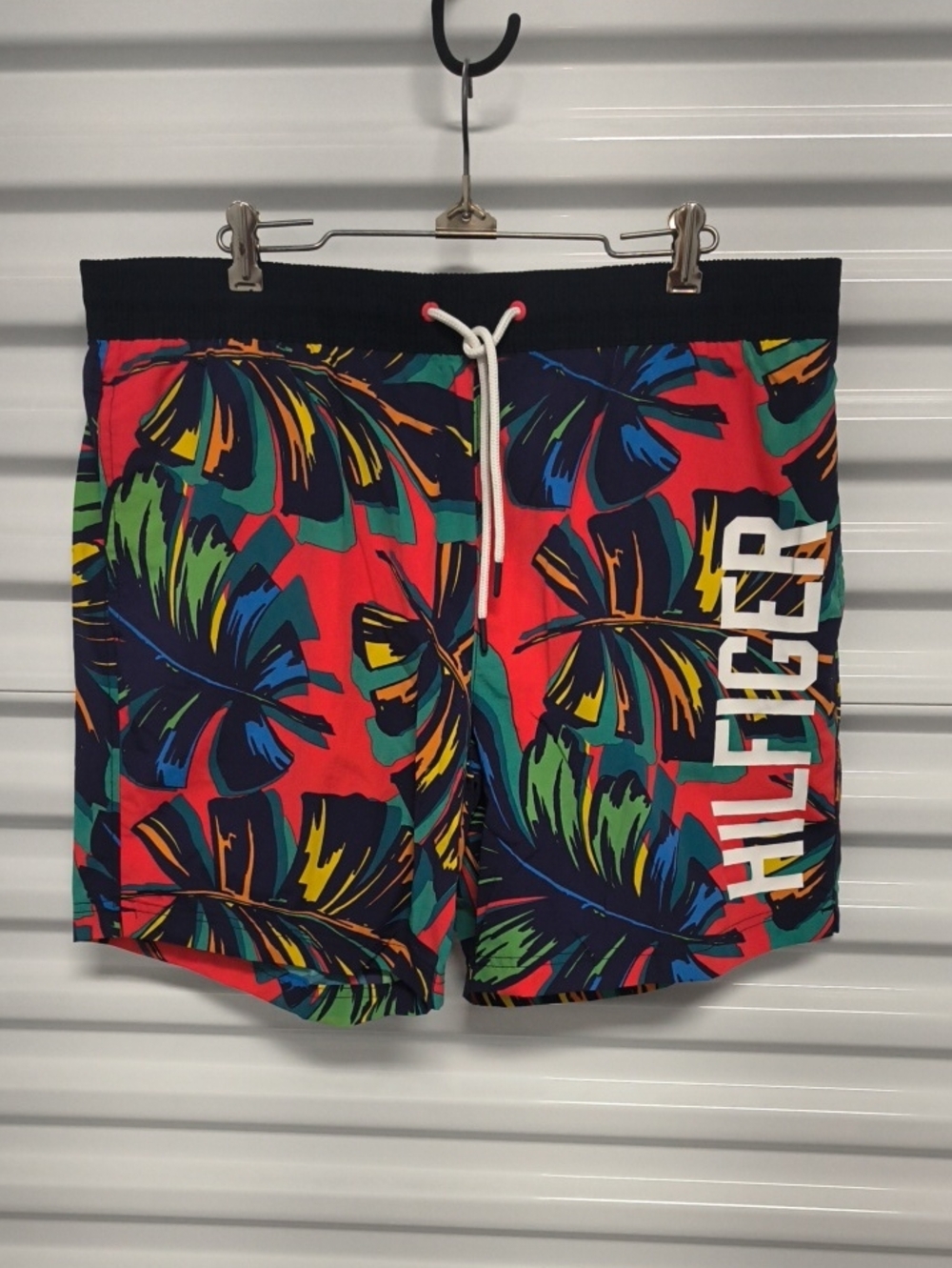 Tommy Hilfiger Men's Cloud Forest 6" Swim Truck Short